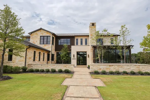 2600 Magnolia Circle