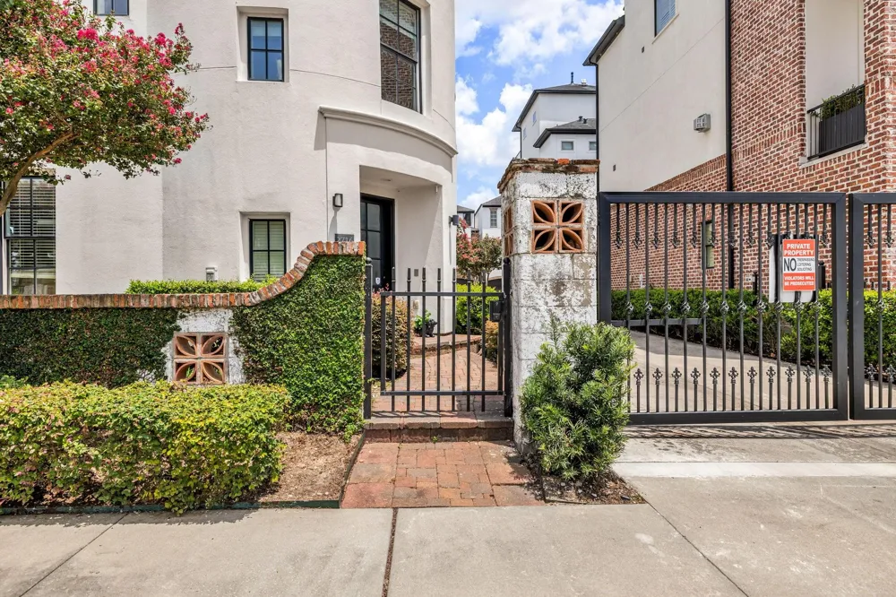 2716 Arabelle Street Houston, TX 77007
