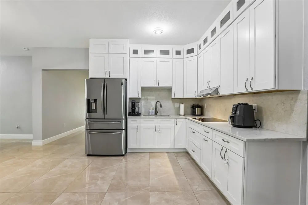 2703 AUBURN AVENUE W Tampa, FL 33614