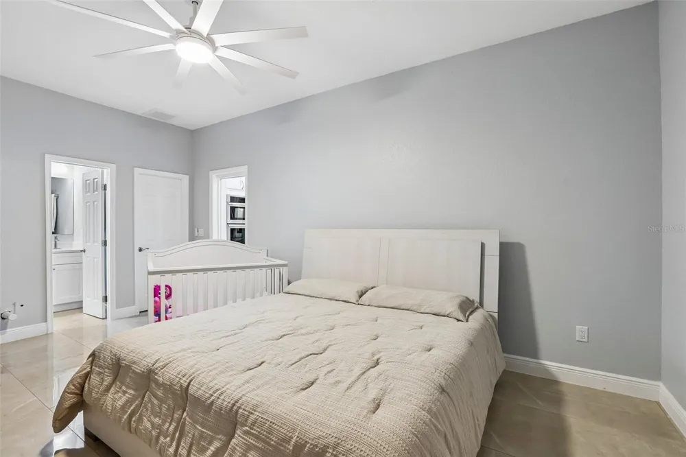 2703 AUBURN AVENUE W Tampa, FL 33614