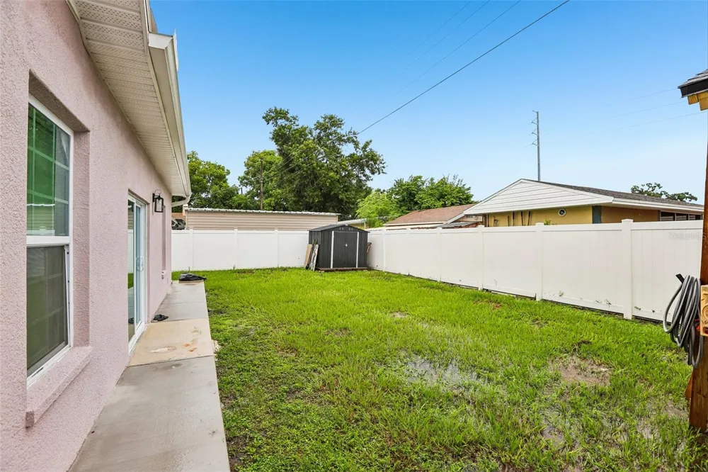 2703 AUBURN AVENUE W Tampa, FL 33614
