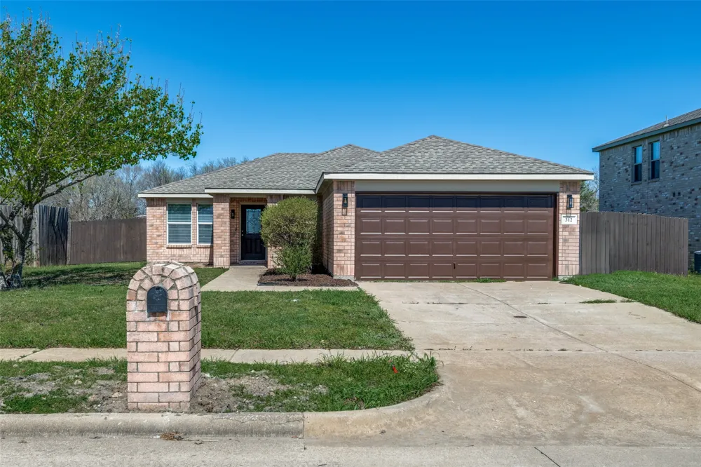 312 Stanford Forney, TX 75126