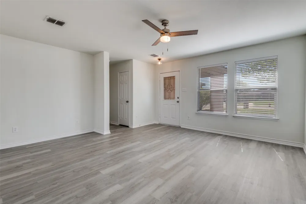 312 Stanford Forney, TX 75126
