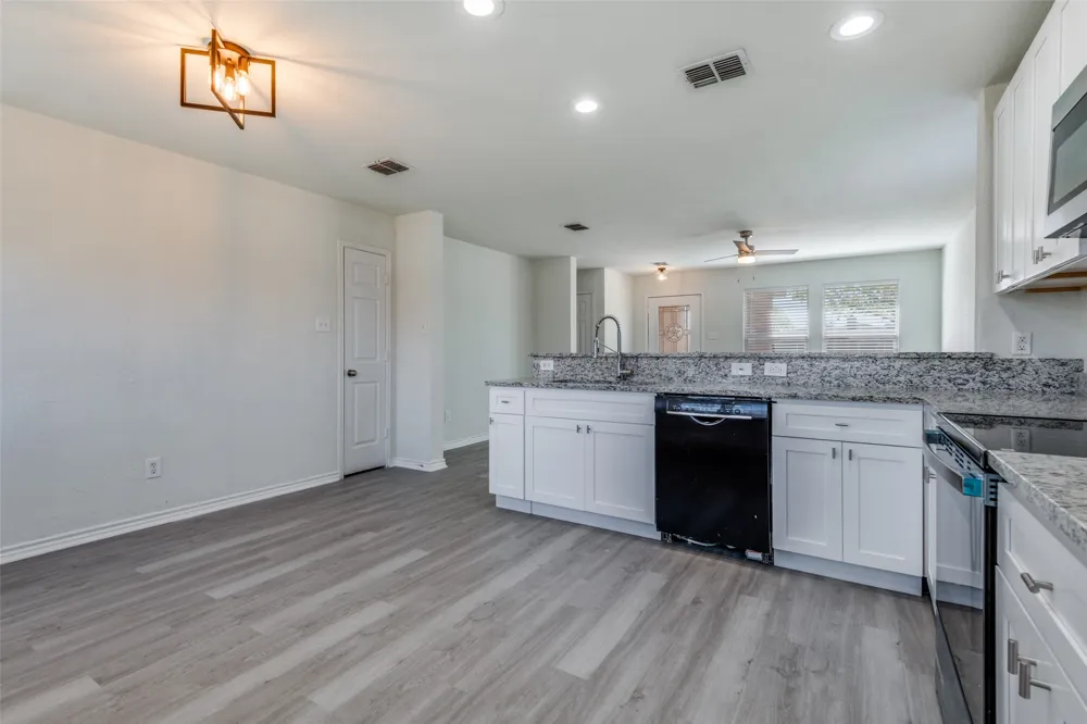 312 Stanford Forney, TX 75126