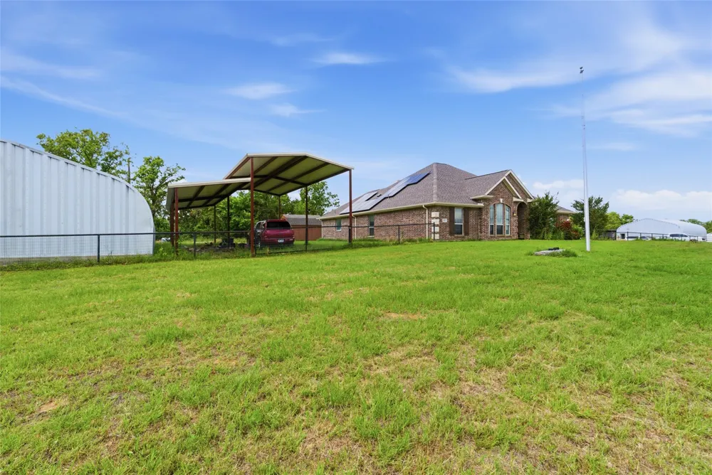 101 Hampton Lane Springtown, TX 76082