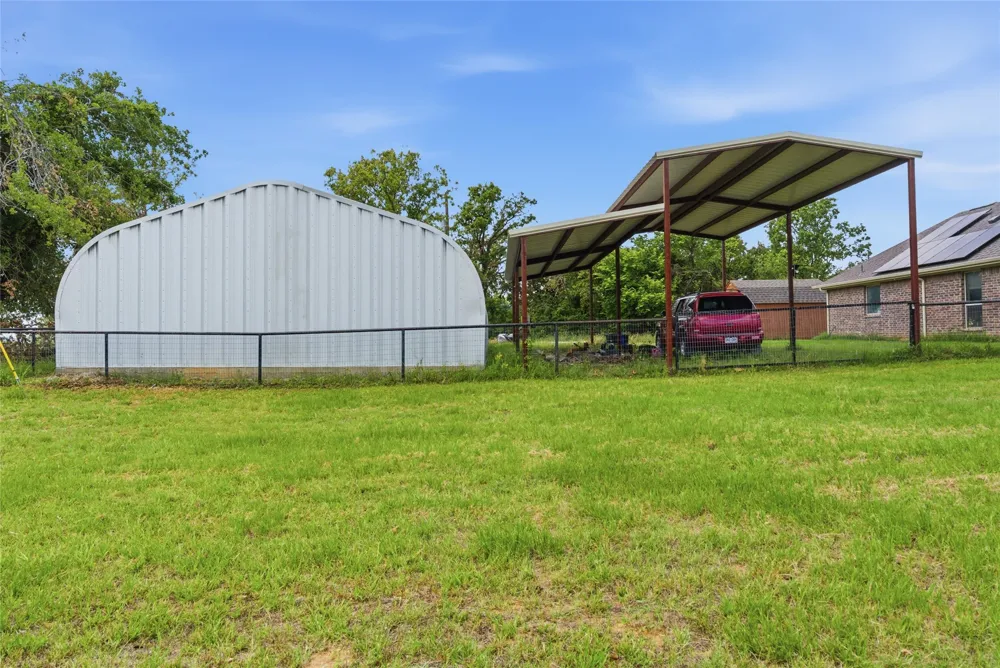 101 Hampton Lane Springtown, TX 76082
