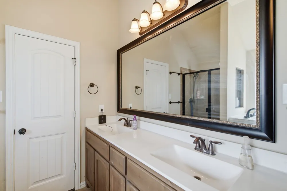 101 Hampton Lane Springtown, TX 76082