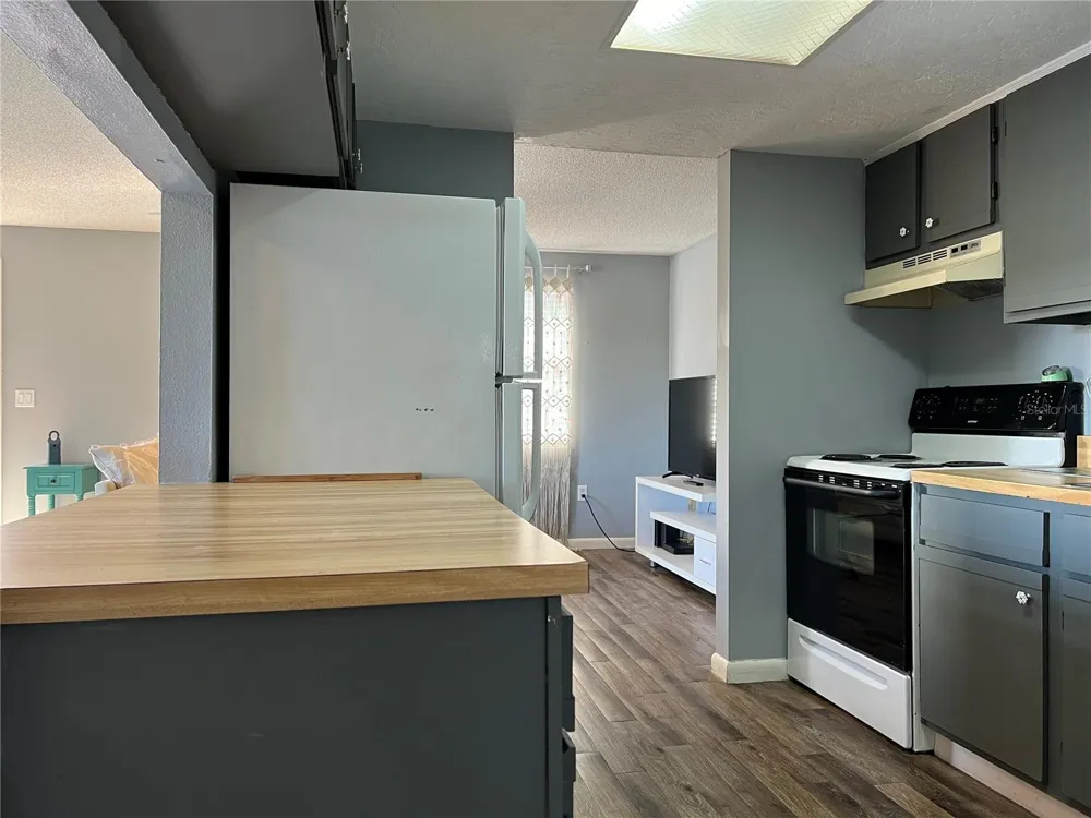 5026 WATER OAK DRIVE #208 Bradenton, FL 34207
