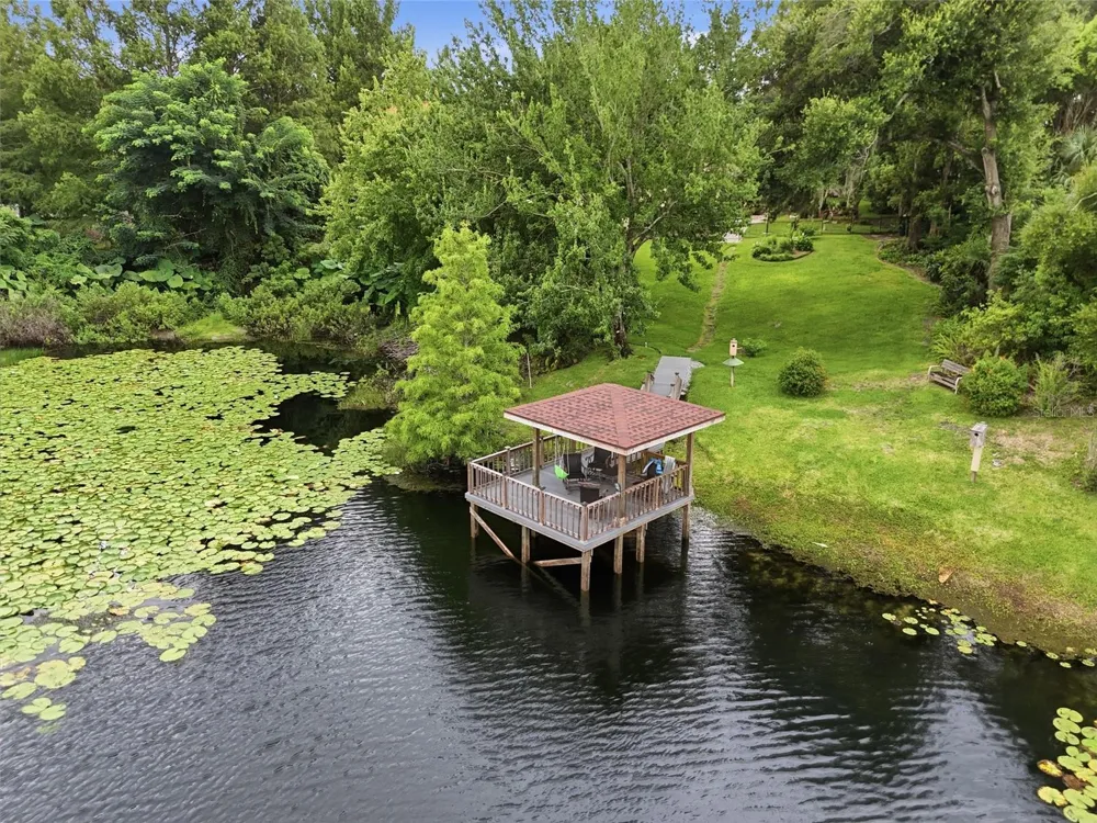 315 W BLUE WATER EDGE DRIVE Eustis, FL 32736