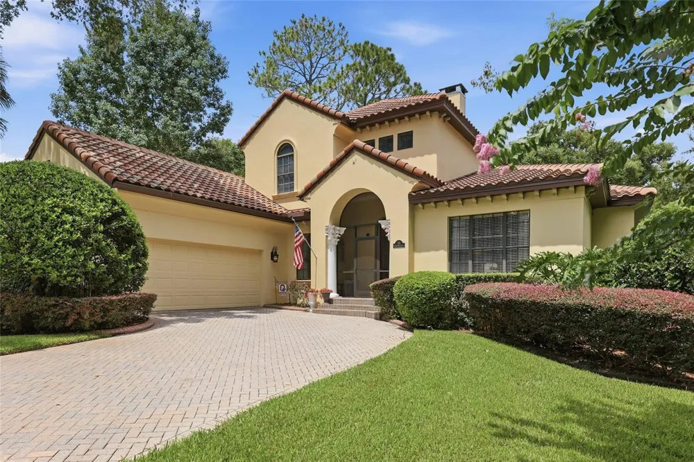 315 W BLUE WATER EDGE DRIVE Eustis, FL 32736