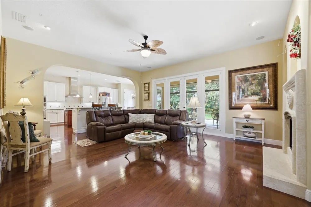 315 W BLUE WATER EDGE DRIVE Eustis, FL 32736