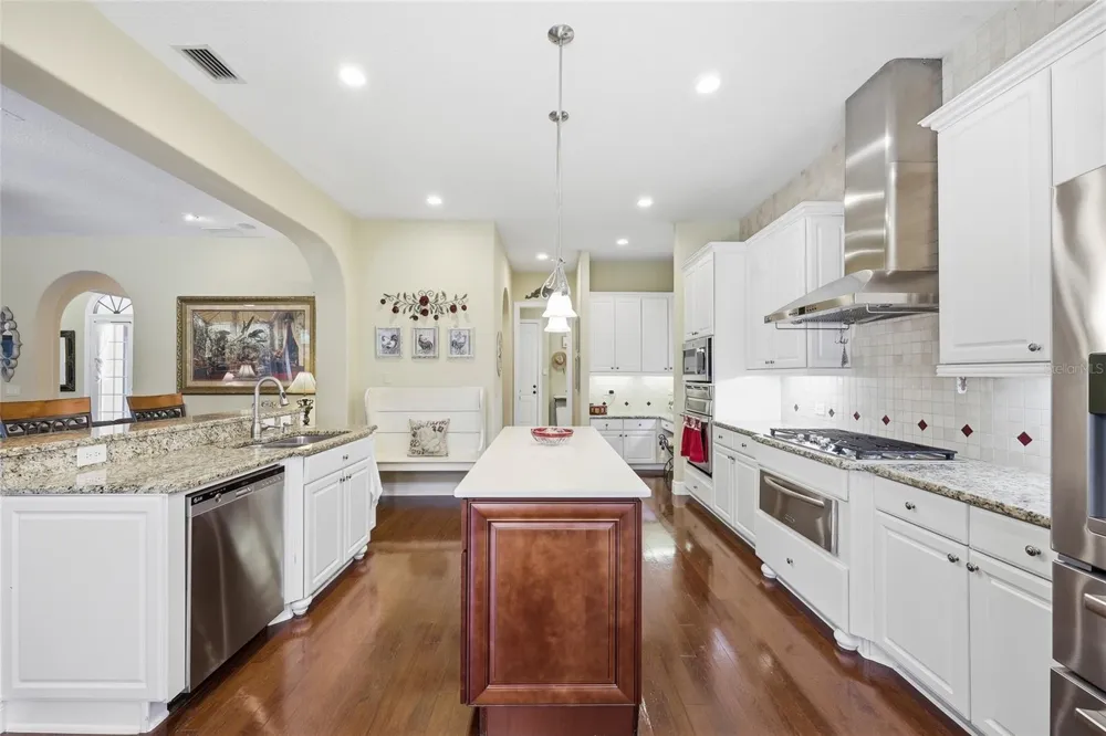 315 W BLUE WATER EDGE DRIVE Eustis, FL 32736