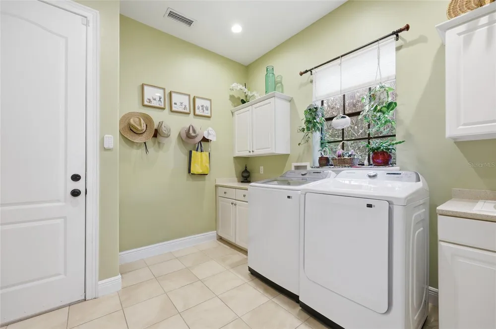 315 W BLUE WATER EDGE DRIVE Eustis, FL 32736