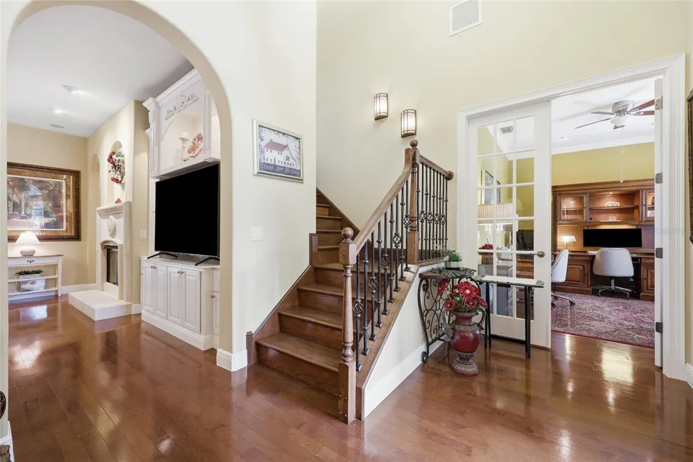 315 W BLUE WATER EDGE DRIVE Eustis, FL 32736