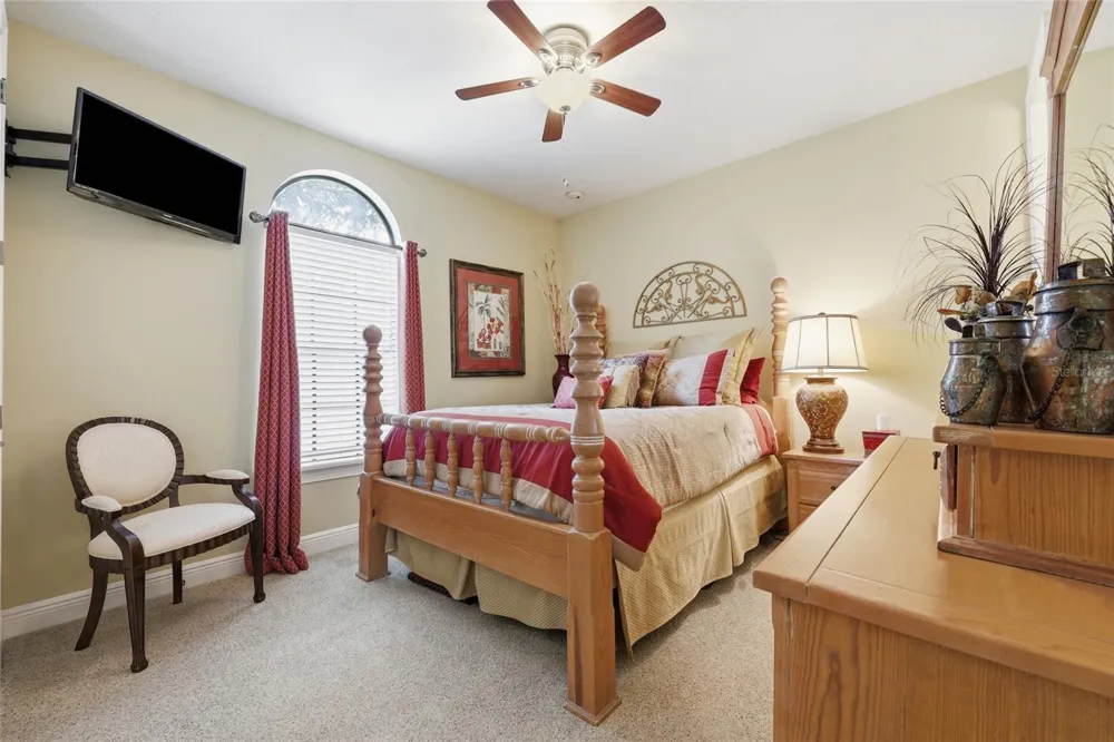 315 W BLUE WATER EDGE DRIVE Eustis, FL 32736