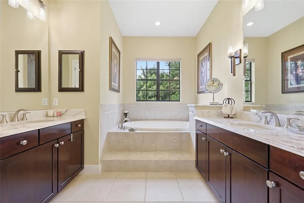 315 W BLUE WATER EDGE DRIVE Eustis, FL 32736