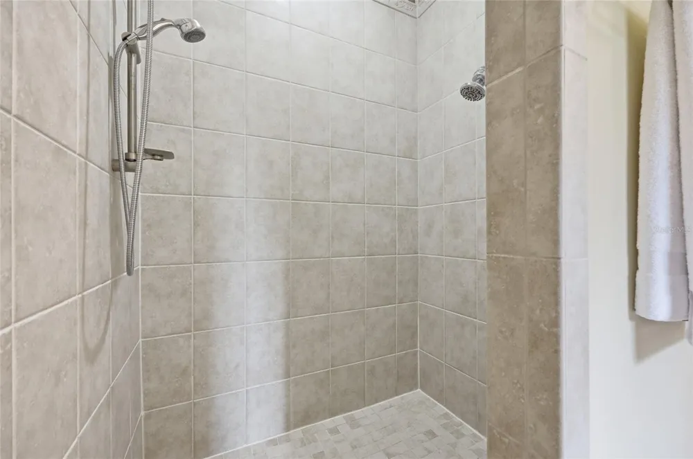 315 W BLUE WATER EDGE DRIVE Eustis, FL 32736