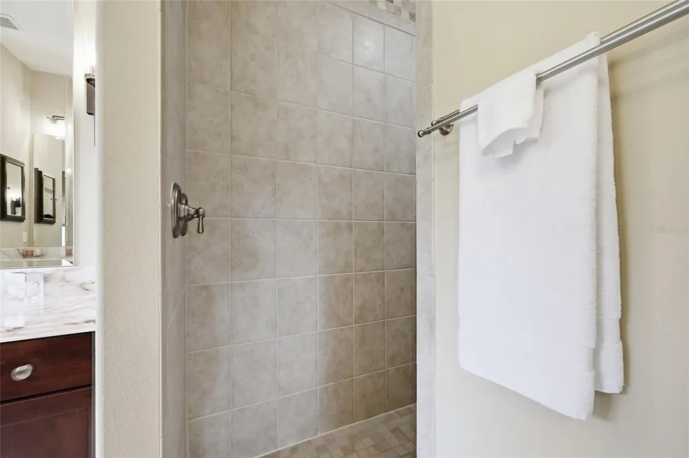 315 W BLUE WATER EDGE DRIVE Eustis, FL 32736