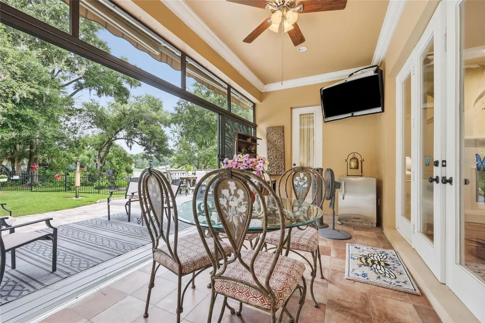 315 W BLUE WATER EDGE DRIVE Eustis, FL 32736