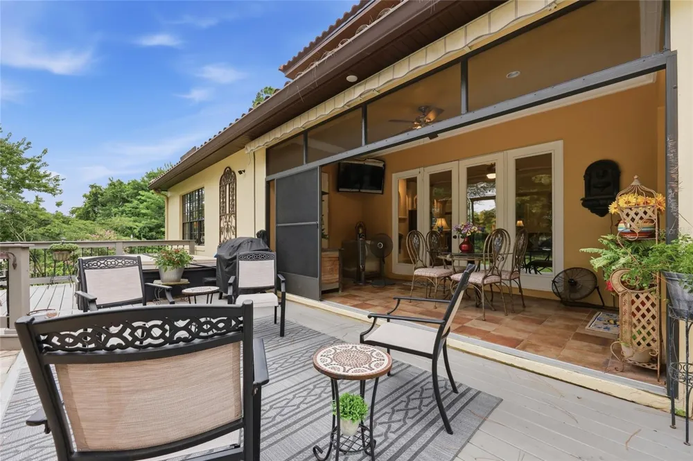 315 W BLUE WATER EDGE DRIVE Eustis, FL 32736