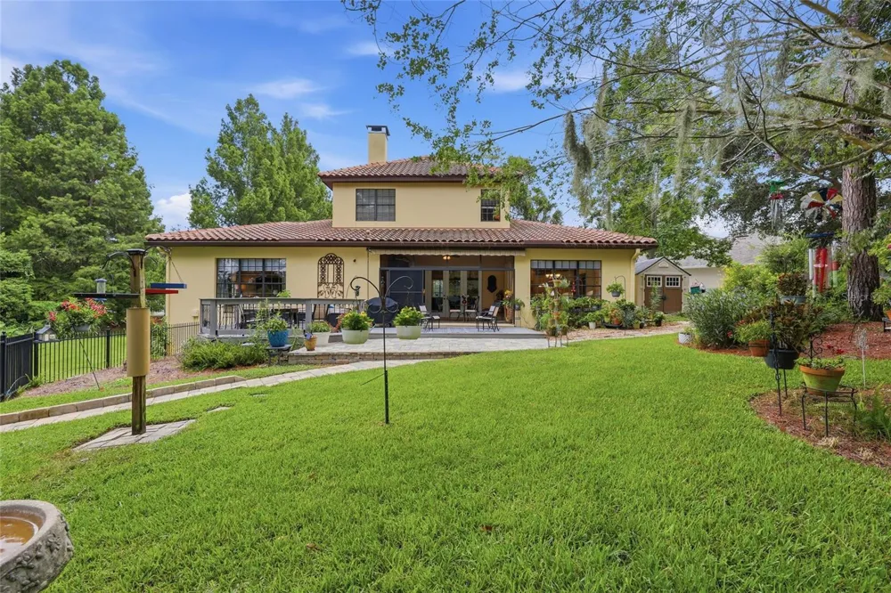 315 W BLUE WATER EDGE DRIVE Eustis, FL 32736