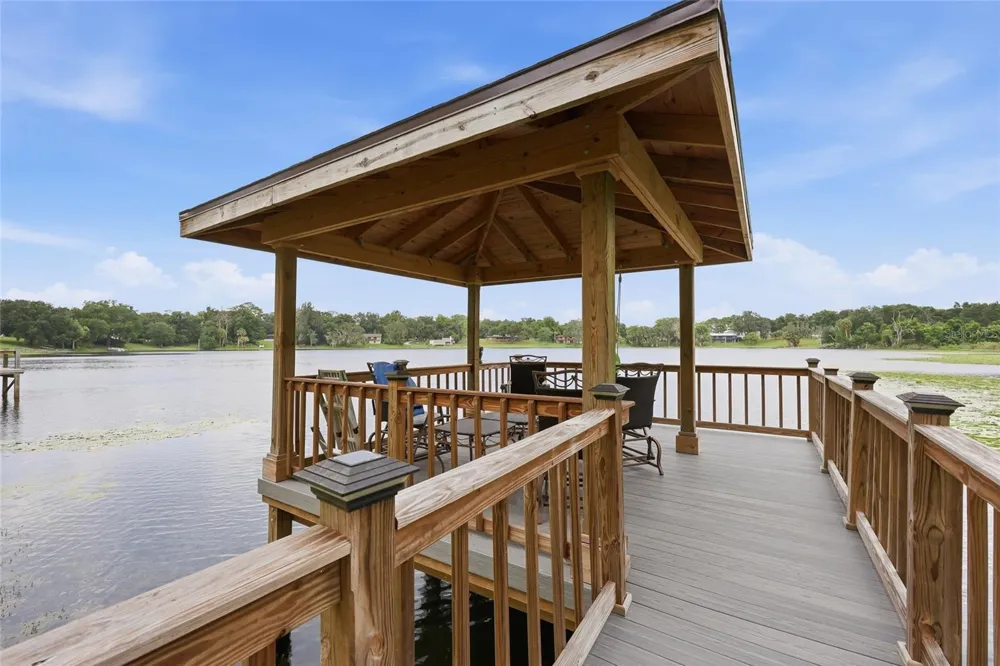 315 W BLUE WATER EDGE DRIVE Eustis, FL 32736