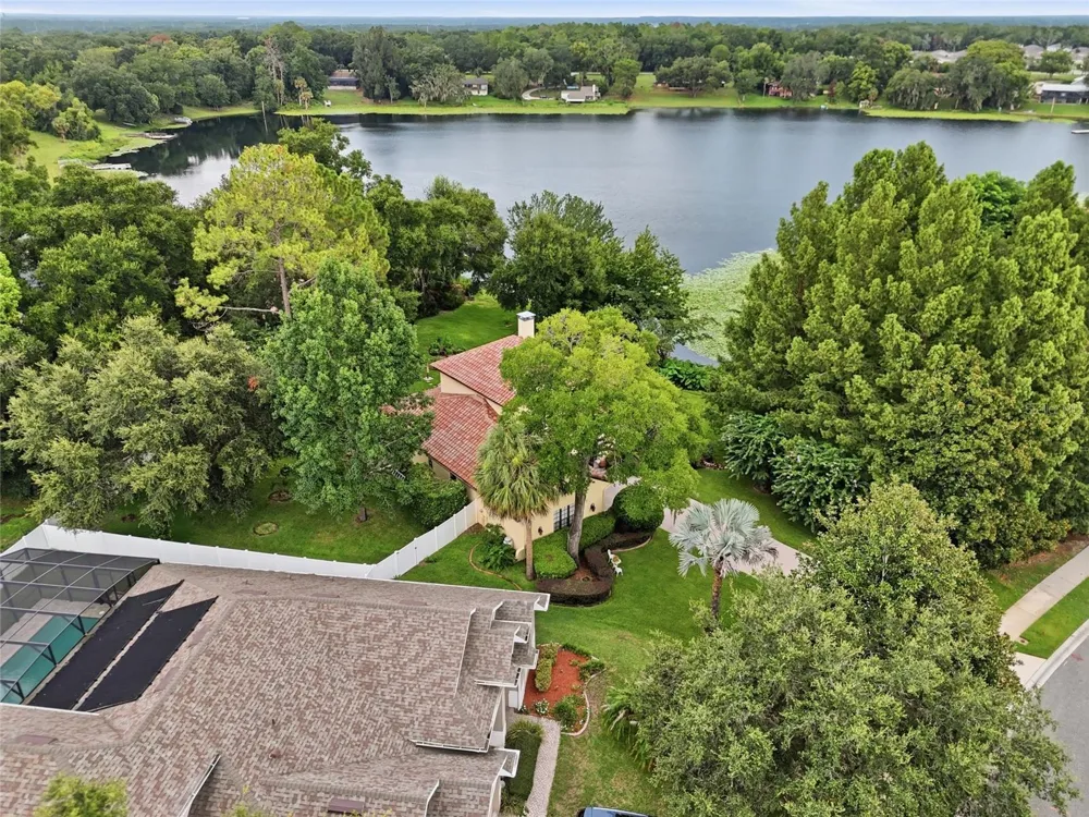 315 W BLUE WATER EDGE DRIVE Eustis, FL 32736