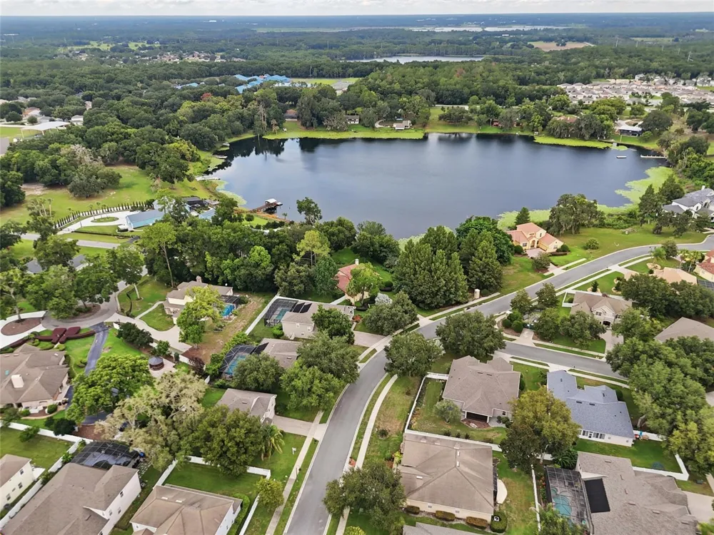 315 W BLUE WATER EDGE DRIVE Eustis, FL 32736