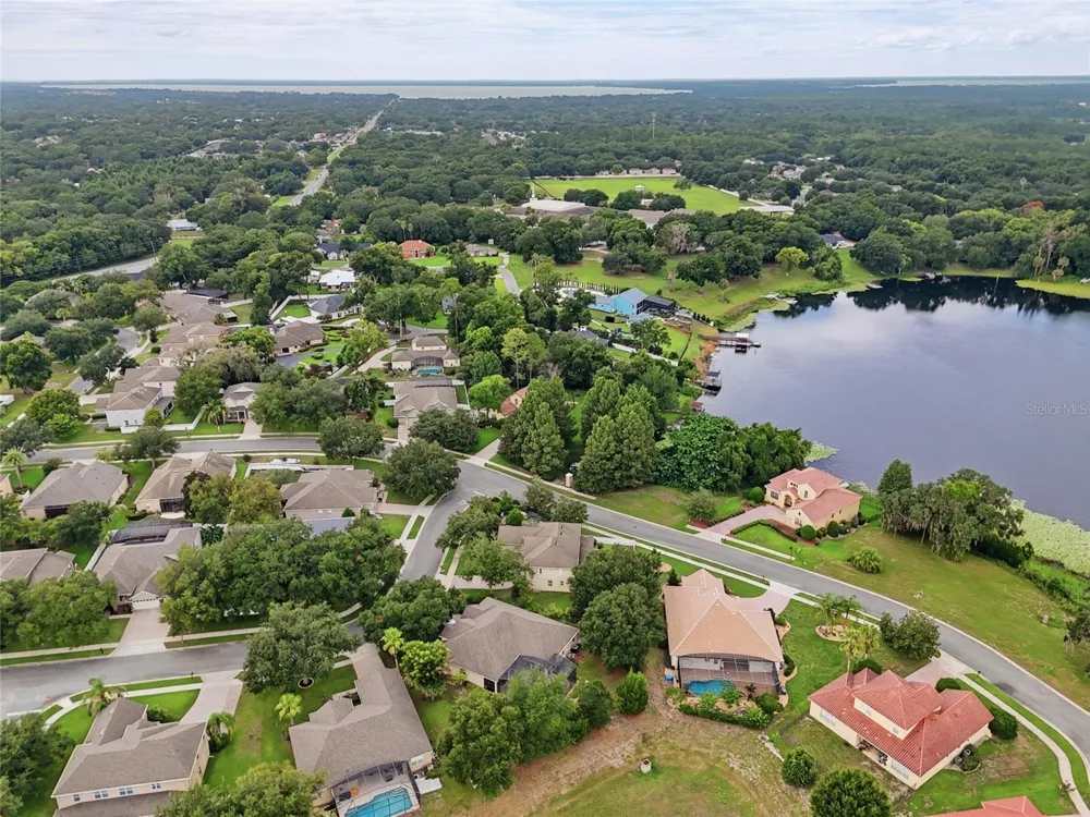 315 W BLUE WATER EDGE DRIVE Eustis, FL 32736