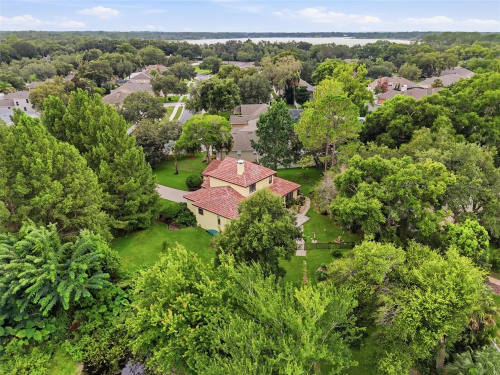 315 W BLUE WATER EDGE DRIVE Eustis, FL 32736