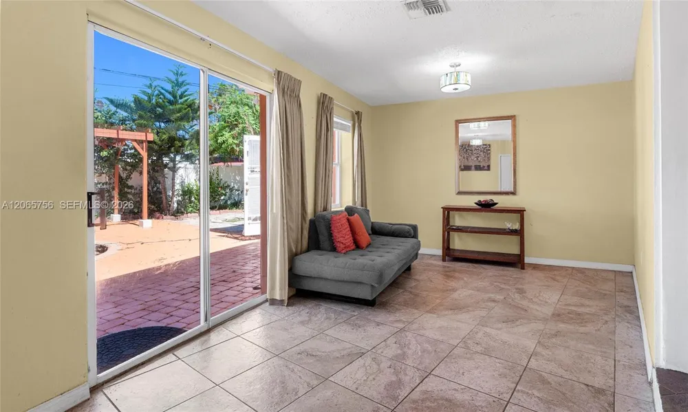 2006 SW 8th ave Largo, FL 33770