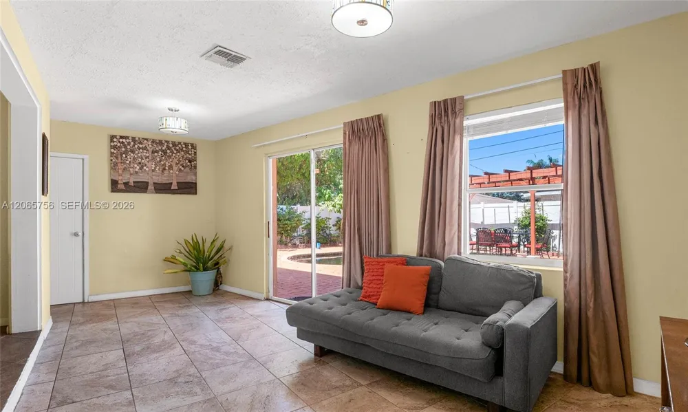 2006 SW 8th ave Largo, FL 33770