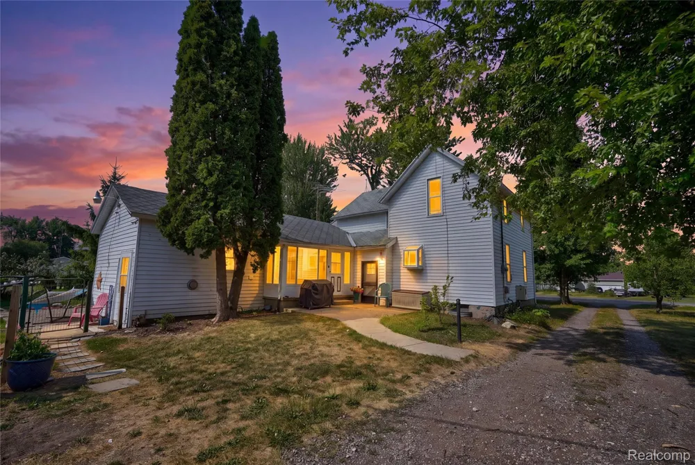 1175 S Morrish Road Clayton Charter Township, MI 48532