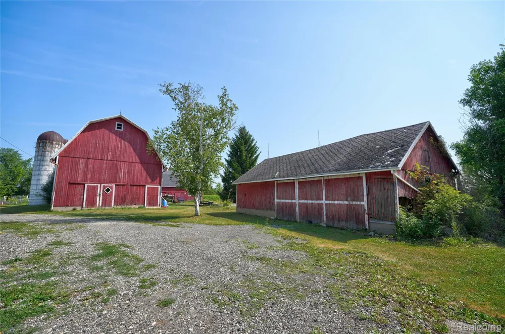 1175 S Morrish Road Clayton Charter Township, MI 48532