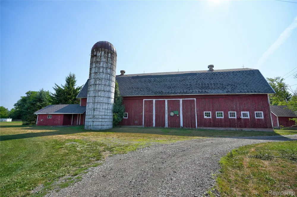 1175 S Morrish Road Clayton Charter Township, MI 48532