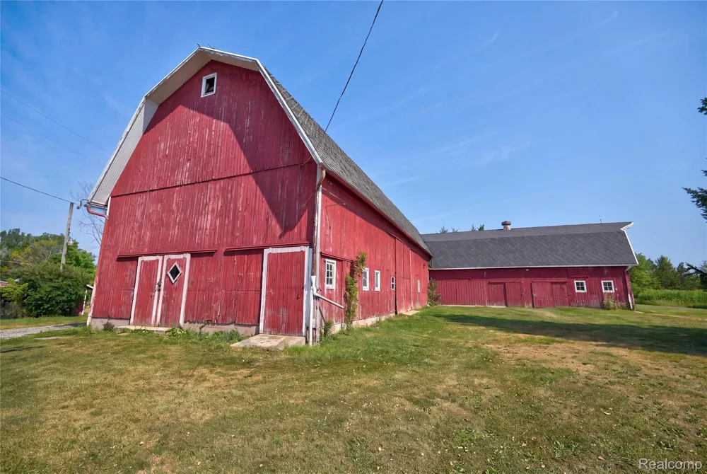1175 S Morrish Road Clayton Charter Township, MI 48532