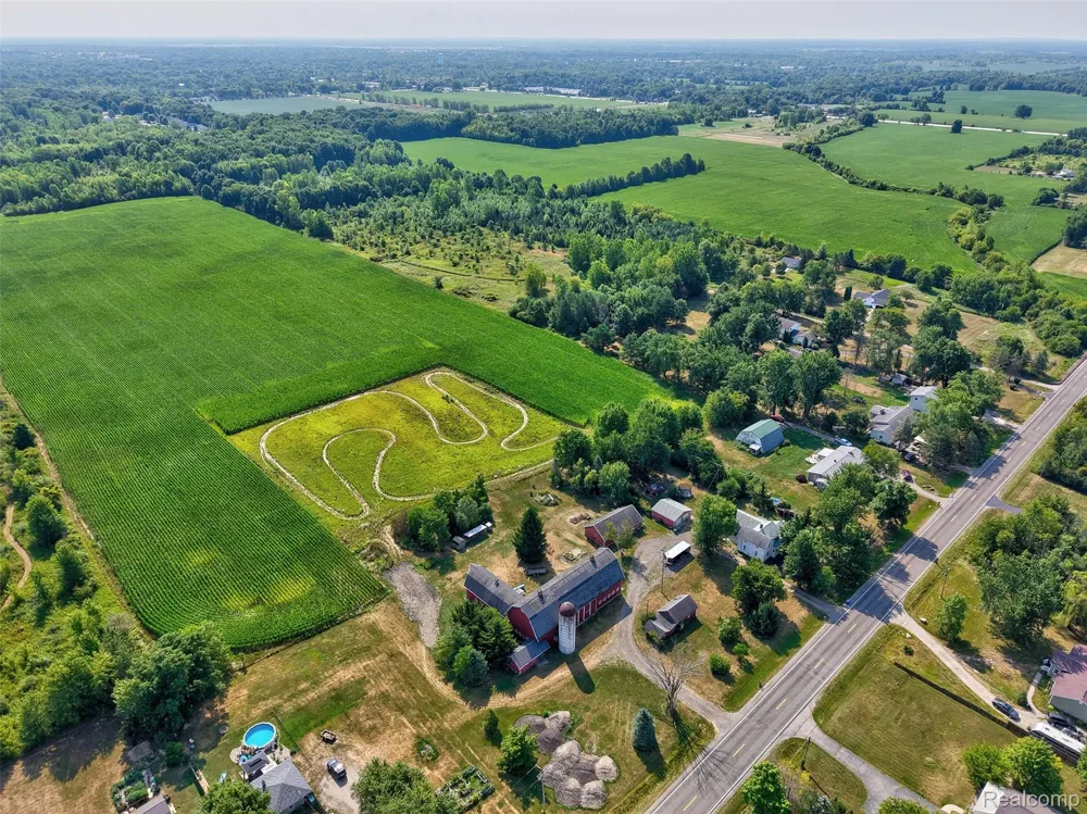 1175 S Morrish Road Clayton Charter Township, MI 48532