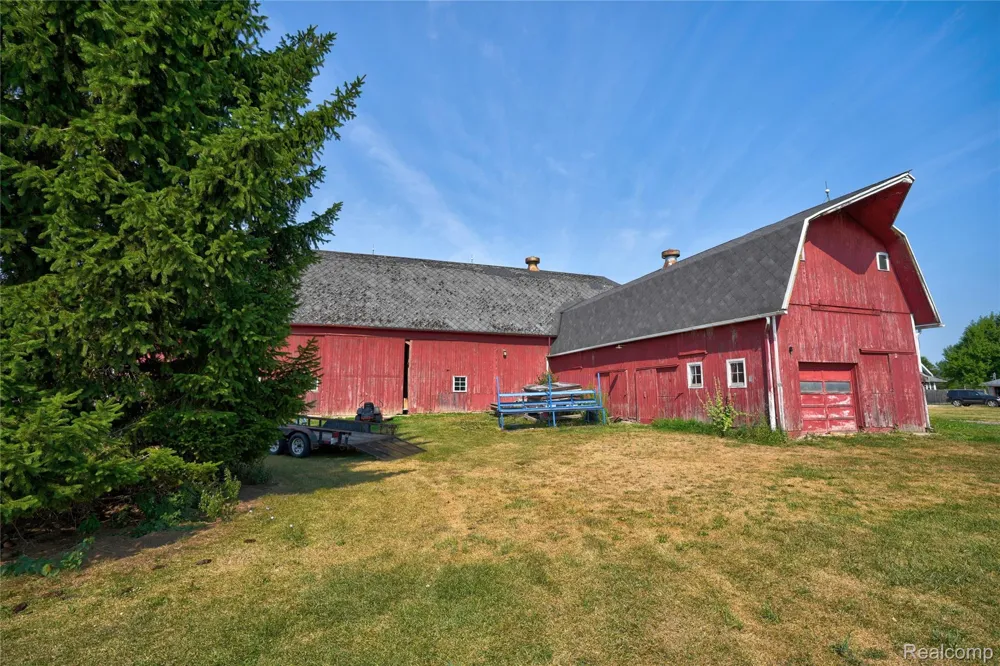 1175 S Morrish Road Clayton Charter Township, MI 48532