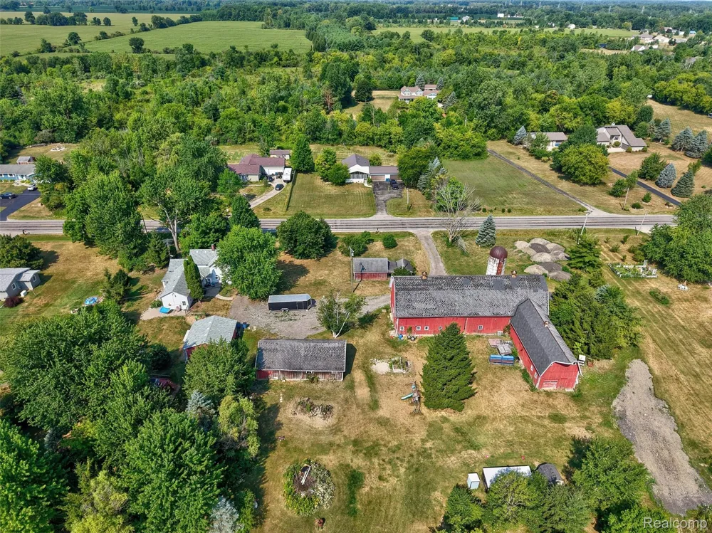 1175 S Morrish Road Clayton Charter Township, MI 48532