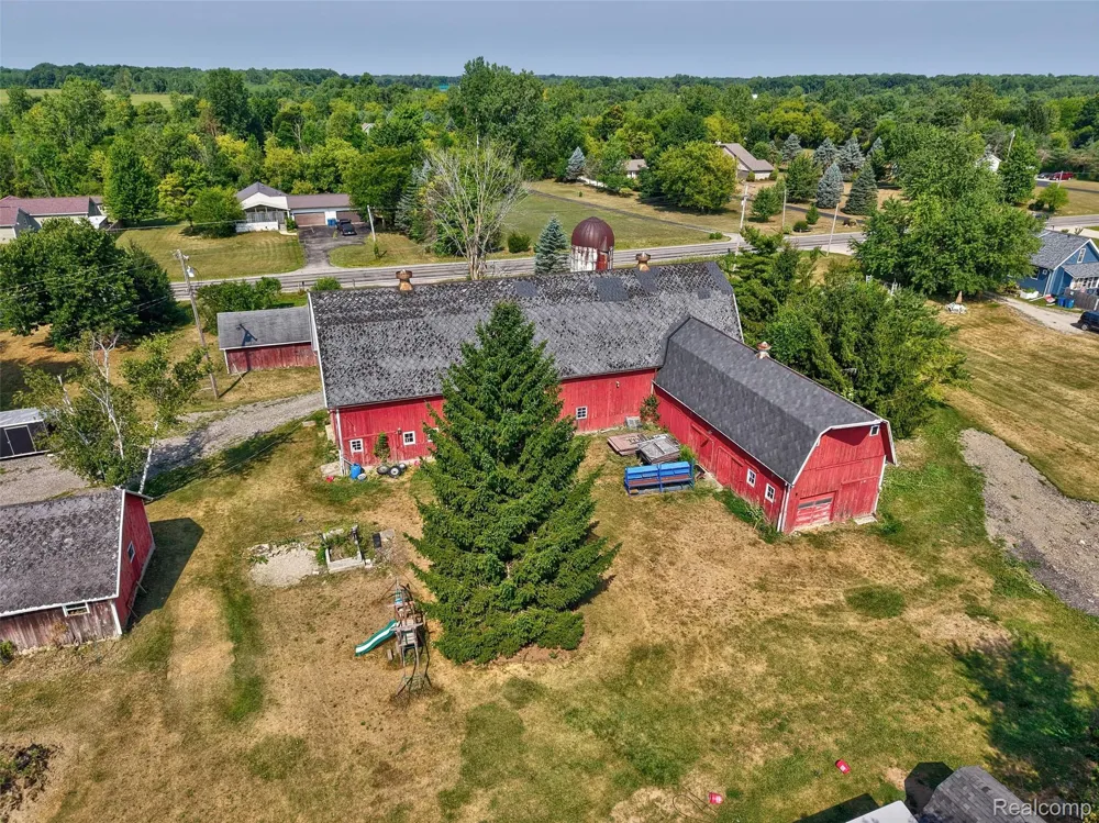 1175 S Morrish Road Clayton Charter Township, MI 48532