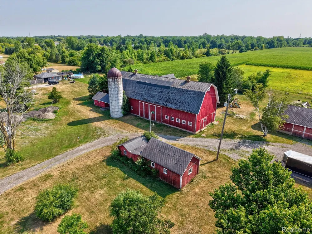 1175 S Morrish Road Clayton Charter Township, MI 48532