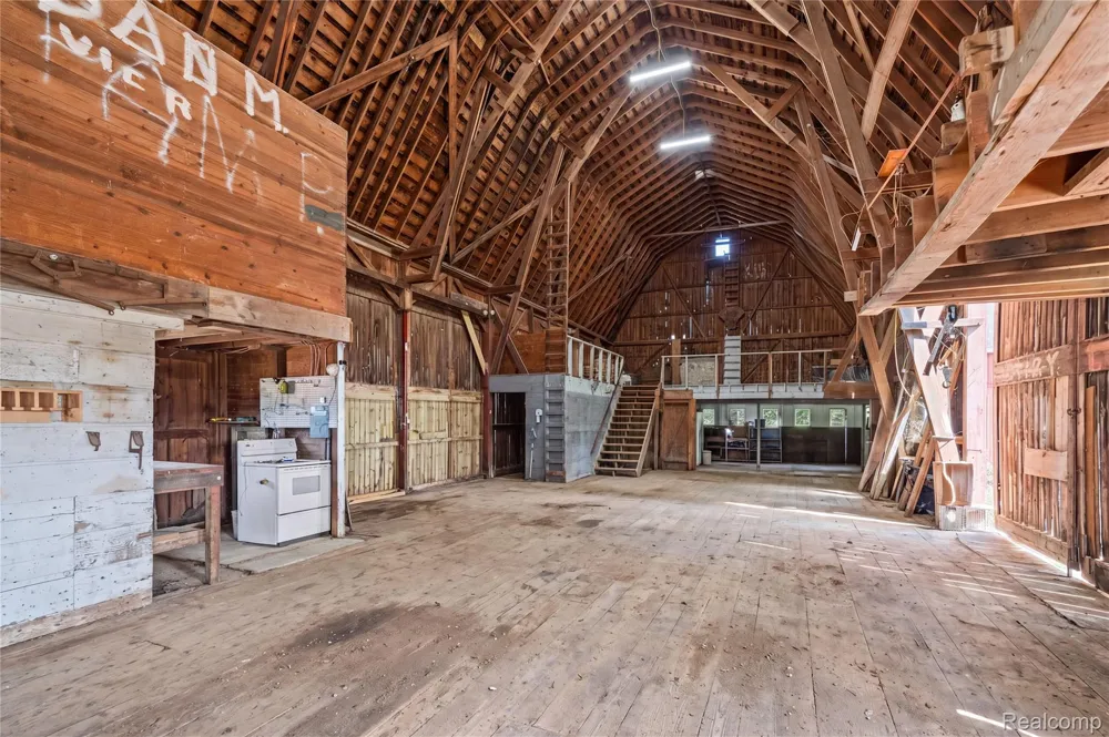 1175 S Morrish Road Clayton Charter Township, MI 48532