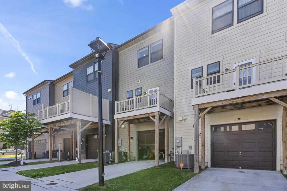 4963 VISTA GREEN LANE Lanham, MD 20706