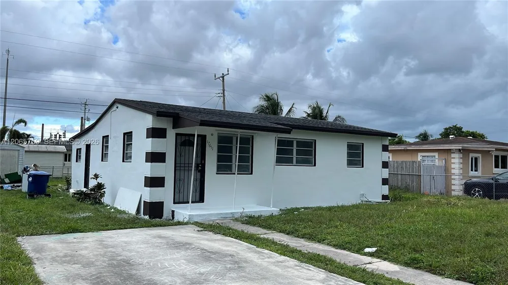 17611 NW 32nd Ct Miami Gardens, FL 33056