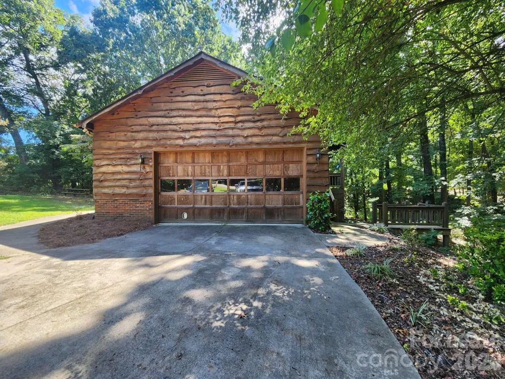 9000 Oakridge Drive Kannapolis, NC 28081