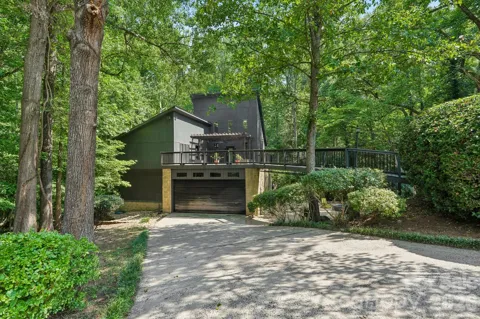 407 Robinwood Drive