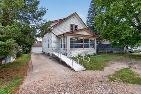 302 Cass Avenue