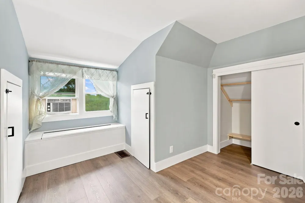 107 Burkemont Avenue Morganton, NC 28655