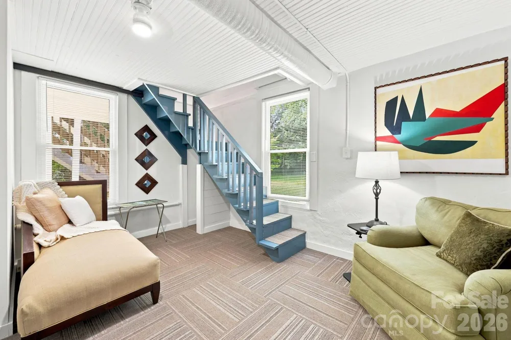 107 Burkemont Avenue Morganton, NC 28655