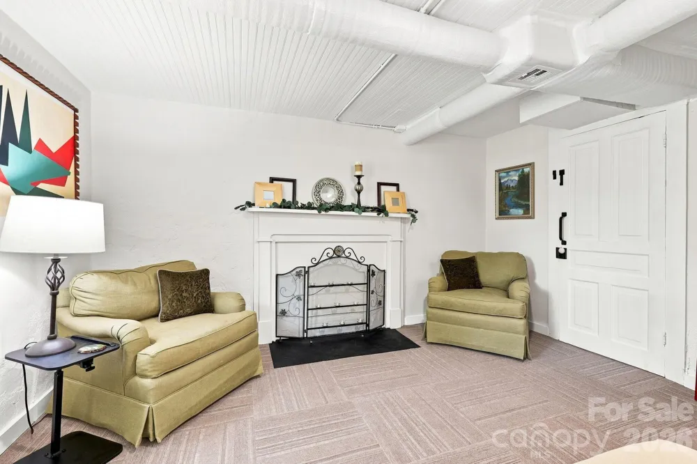 107 Burkemont Avenue Morganton, NC 28655